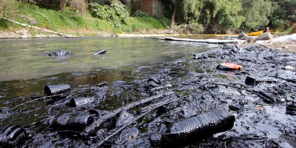 Atoyac River. Recovered from: https://agua.org.mx/biblioteca/caracterizacion-de-fuentes-puntuales-de-contaminacion-en-el-rio-atoyac-mexico/